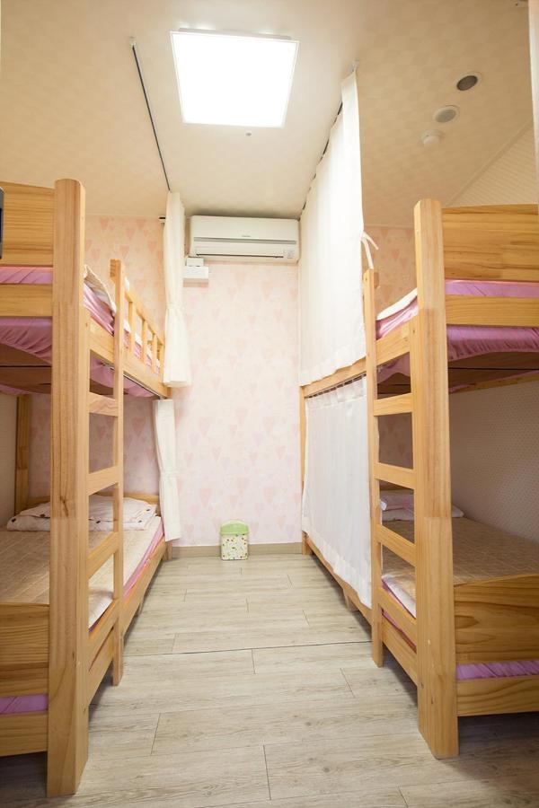 With Guesthouse Μπουσάν Δωμάτιο φωτογραφία